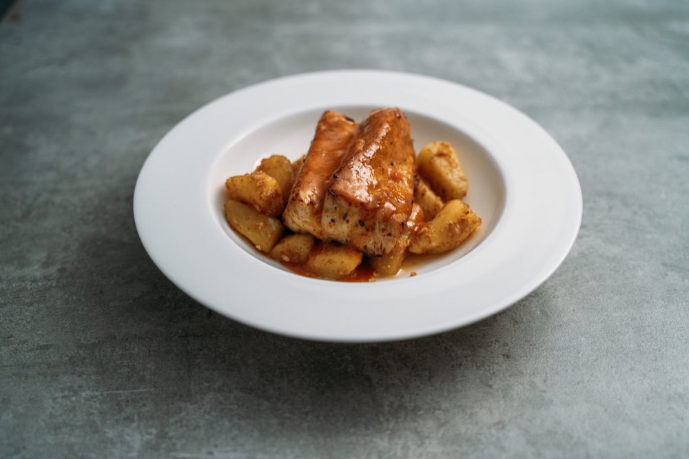 Indian Salmon, Garlic Potatoes